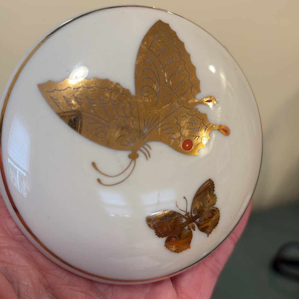 Vintage Takahashi of San Francisco Porcelain Trinket Box. - Picture 5 of 5